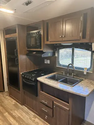 2016 PIONEER 24BH photo 3