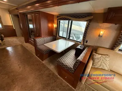 2014 Newmar Canyon Star photo 9