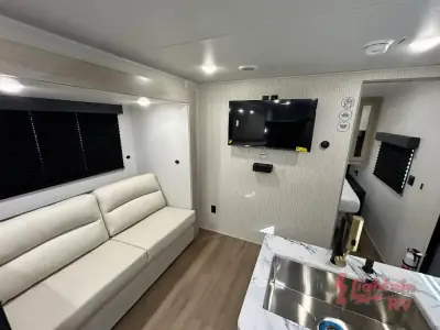 2026 East To West Acclaim 2700BH photo 8