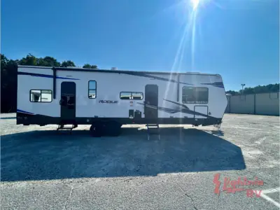 2026 Forest River VENGEANCE ROGUE ARMORED 32L132 photo 3