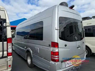 2018 Roadtrek Adventurous photo 4