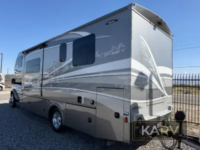 2021 Dynamax Corp Isata 5 28SS 4X4 photo 7