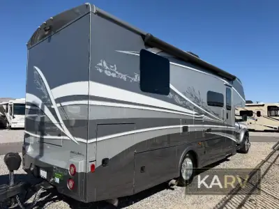 2021 Dynamax Corp Isata 5 28SS 4X4 photo 8