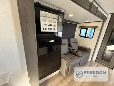2026 Coachmen Northern Spirit Ultra Lite 2560RK photo 18