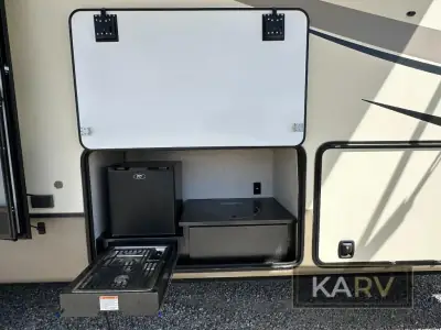 2019 Keystone Montana 3855BR photo 8