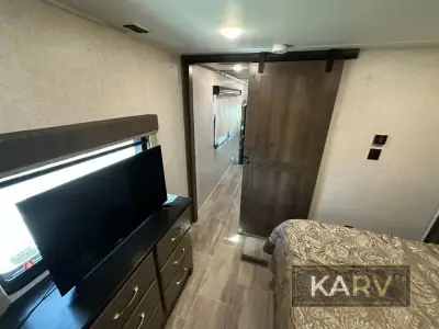 2019 Keystone Montana 3855BR photo 32