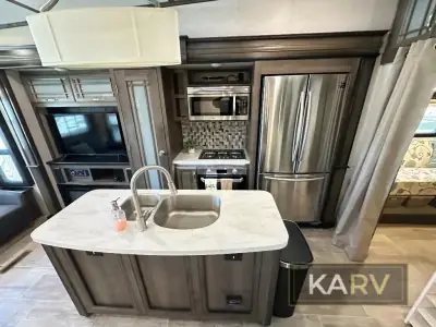 2019 Keystone Montana 3855BR photo 11