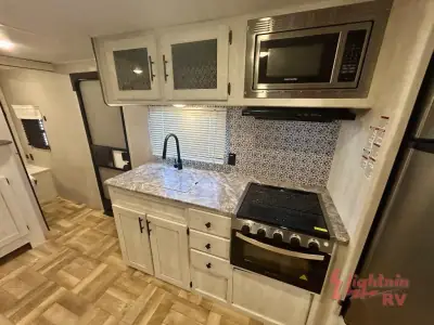 2022 Shasta Shasta 26DB photo 10