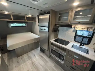 2022 Forest River Surveyor Legend 19RBLE photo 9