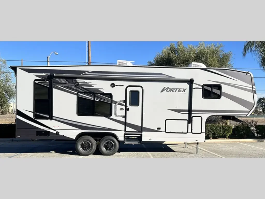 2023 Genesis Supreme Vortex 2815VT exterior