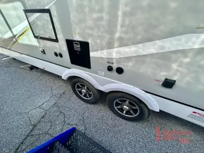 2022 Coachmen ADRENALINE 27KB photo 31