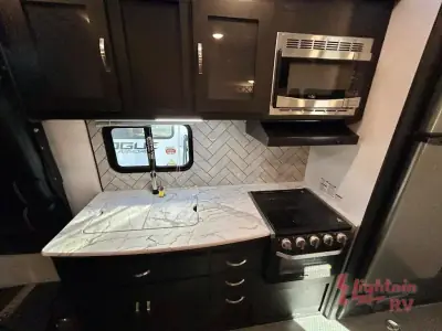 2022 Coachmen ADRENALINE 27KB photo 15