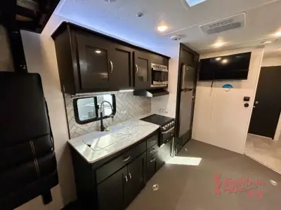2022 Coachmen ADRENALINE 27KB photo 14