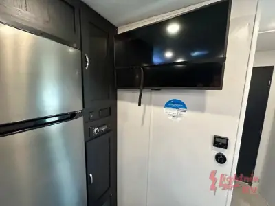 2022 Coachmen ADRENALINE 27KB photo 17
