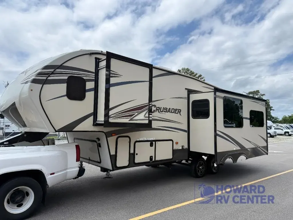 2017 Prime Time Crusader 260RLD exterior