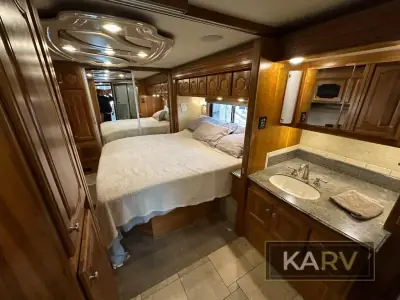 2007 Country Coach Intrigue 530 45 Jubilee Opt B photo 19