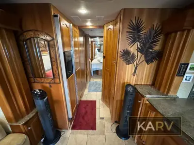 2007 Country Coach Intrigue 530 45 Jubilee Opt B photo 15