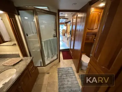2007 Country Coach Intrigue 530 45 Jubilee Opt B photo 23