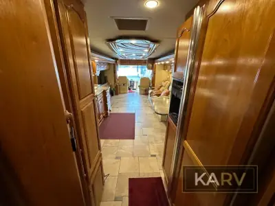2007 Country Coach Intrigue 530 45 Jubilee Opt B photo 24