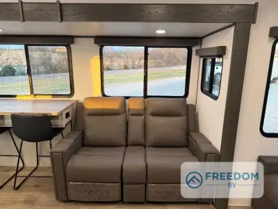 2026 Coachmen Northern Spirit Ultra Lite 2975RL photo 37