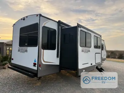 2026 Coachmen Northern Spirit Ultra Lite 2975RL photo 5