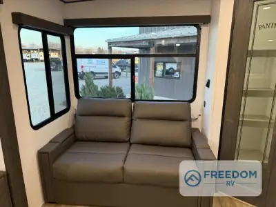 2026 Coachmen Northern Spirit Ultra Lite 2975RL photo 36