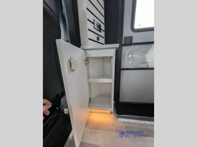 2025 Pleasure-Way Plateau XLTS Std. Model photo 35