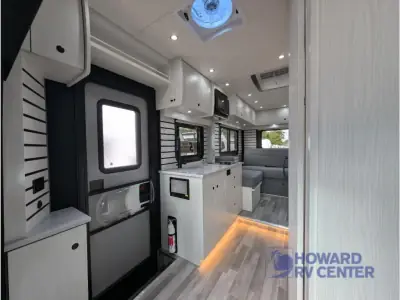 2025 Pleasure-Way Plateau XLTS Std. Model photo 8