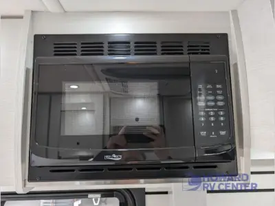 2025 Pleasure-Way Plateau XLTS Std. Model photo 23