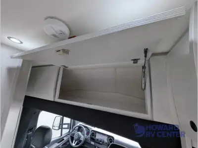 2025 Pleasure-Way Plateau XLTS Std. Model photo 36