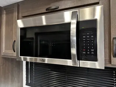 2021 Winnebago VOYAGE 3134RL photo 13