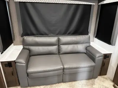 2021 Winnebago VOYAGE 3134RL photo 9