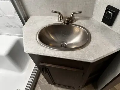 2021 Winnebago VOYAGE 3134RL photo 21