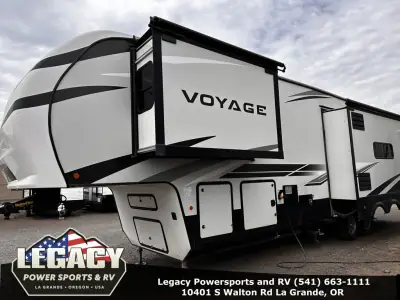 2021 Winnebago VOYAGE 3134RL photo 30