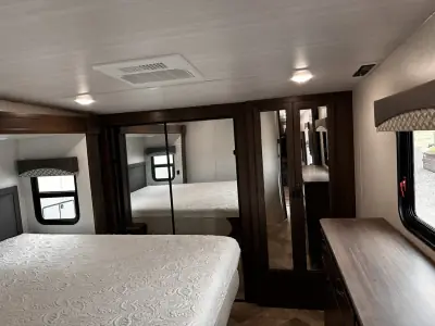 2021 Winnebago VOYAGE 3134RL photo 25
