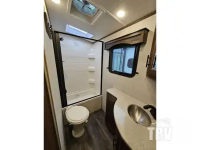 2025 Outdoors Creek Side Titanium Series 19CK photo 11