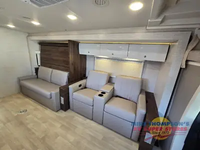 2021 Winnebago Navion photo 12