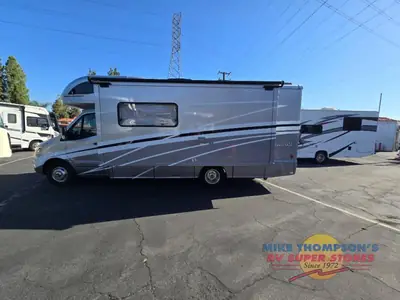 2021 Winnebago Navion photo 3