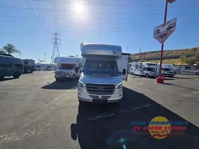2021 Winnebago Navion photo 2