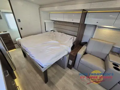2021 Winnebago Navion photo 14