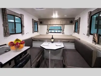 2027 Trailmanor 2518 Series 2518KB photo 6