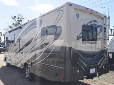 2016 Holiday Rambler ADMIRAL 32H photo 7