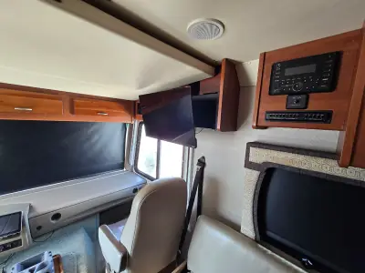 2016 Holiday Rambler ADMIRAL 32H photo 13