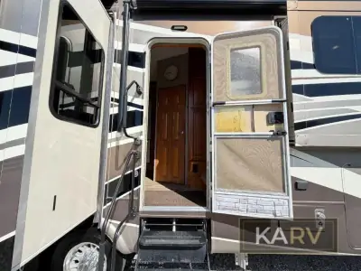 2017 Drv Mobile Suites 39 DBRS3 photo 9