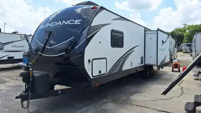 2020 Heartland SUNDANCE 293RL photo 2