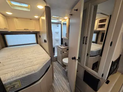 2023 Thor Motor Coach FOUR WINDS 22E photo 18