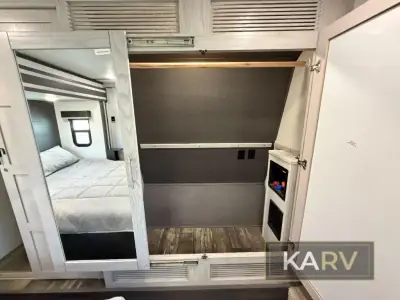 2022 Keystone Fuzion 419 photo 33