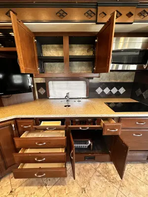 2013 Fleetwood Expedition 38B photo 25