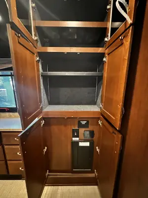 2013 Fleetwood Expedition 38B photo 50