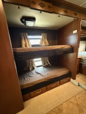 2013 Fleetwood Expedition 38B photo 44